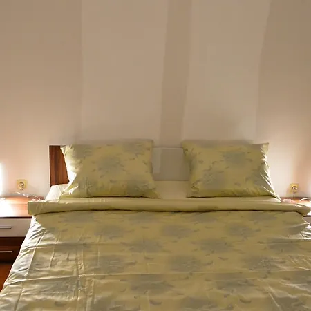 Flora Apartment Pula